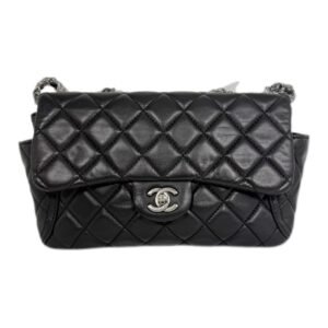Chanel Classic Flap Medium 99% NEW Black Crossbody bag 20 Series Lambskin