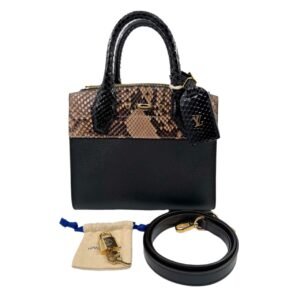 Louis Vuitton Capucines Medium 99% New Black Handbag Cowhide & Snakeskin Leather